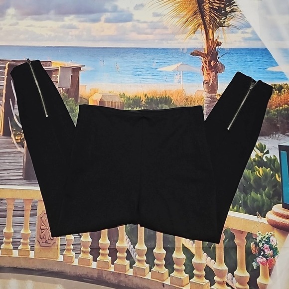 Lysse Zippered Ankle Pants Size Medium - Picture 4 of 5